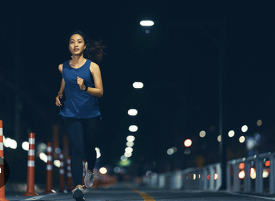 Penduan Konsumsi dan Risiko terkait Minuman Elektrolit dan Isotonik Saat Olahraga