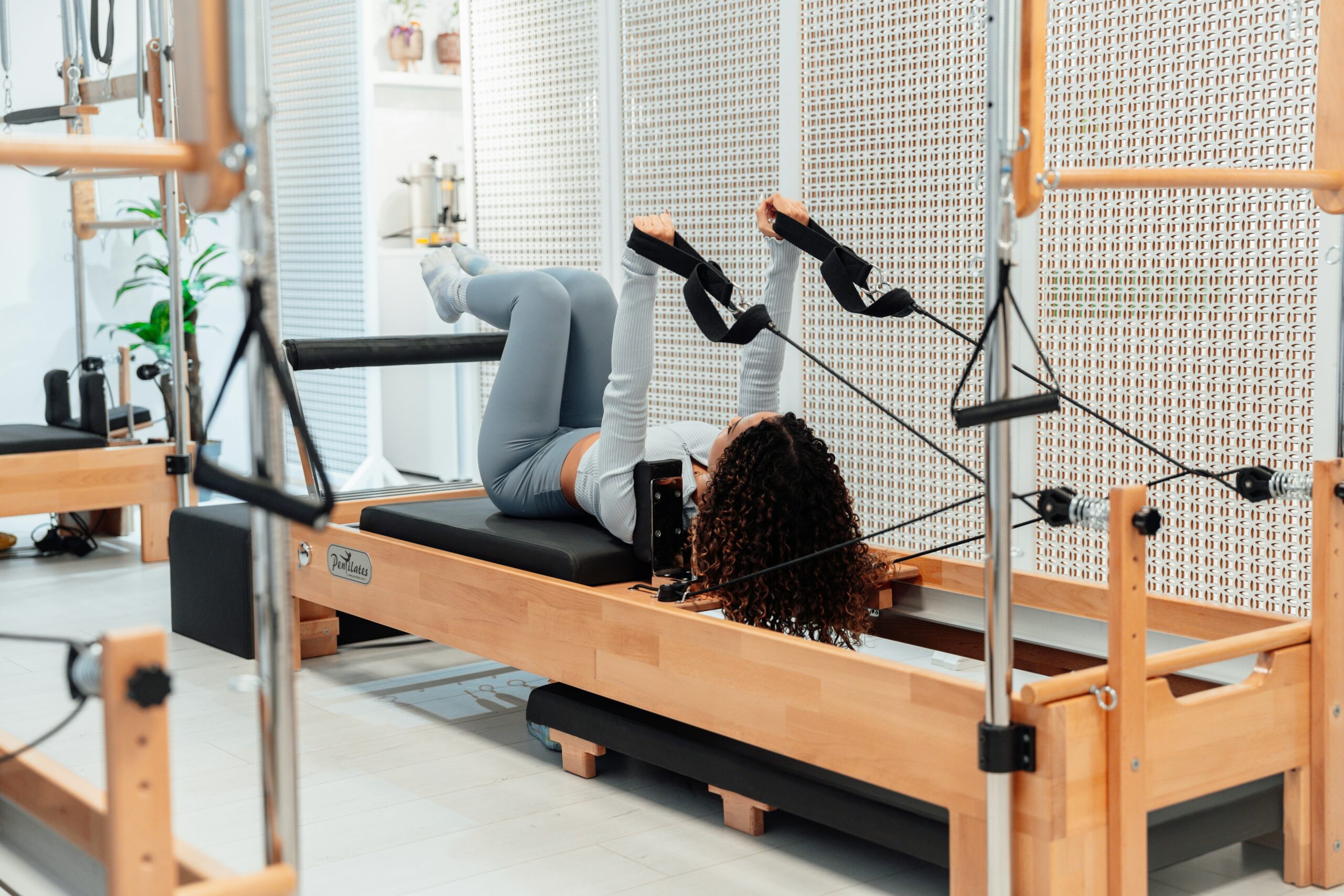 12 Studio Reformer Pilates Terbaik di Bintaro 2025: Harga, Fasilitas, & Vibe Estetik